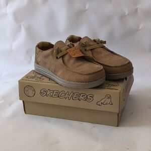 - Skechers boys size 2 toddler Melson Zandro taupe slip on sneakers